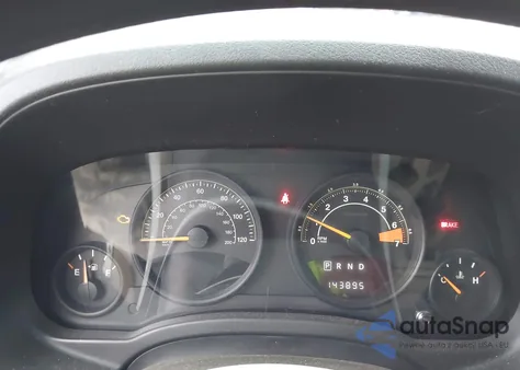 2016 Jeep Compass Sport z USA, uszkodzony, nr VIN 1C4NJCBA4GD753544